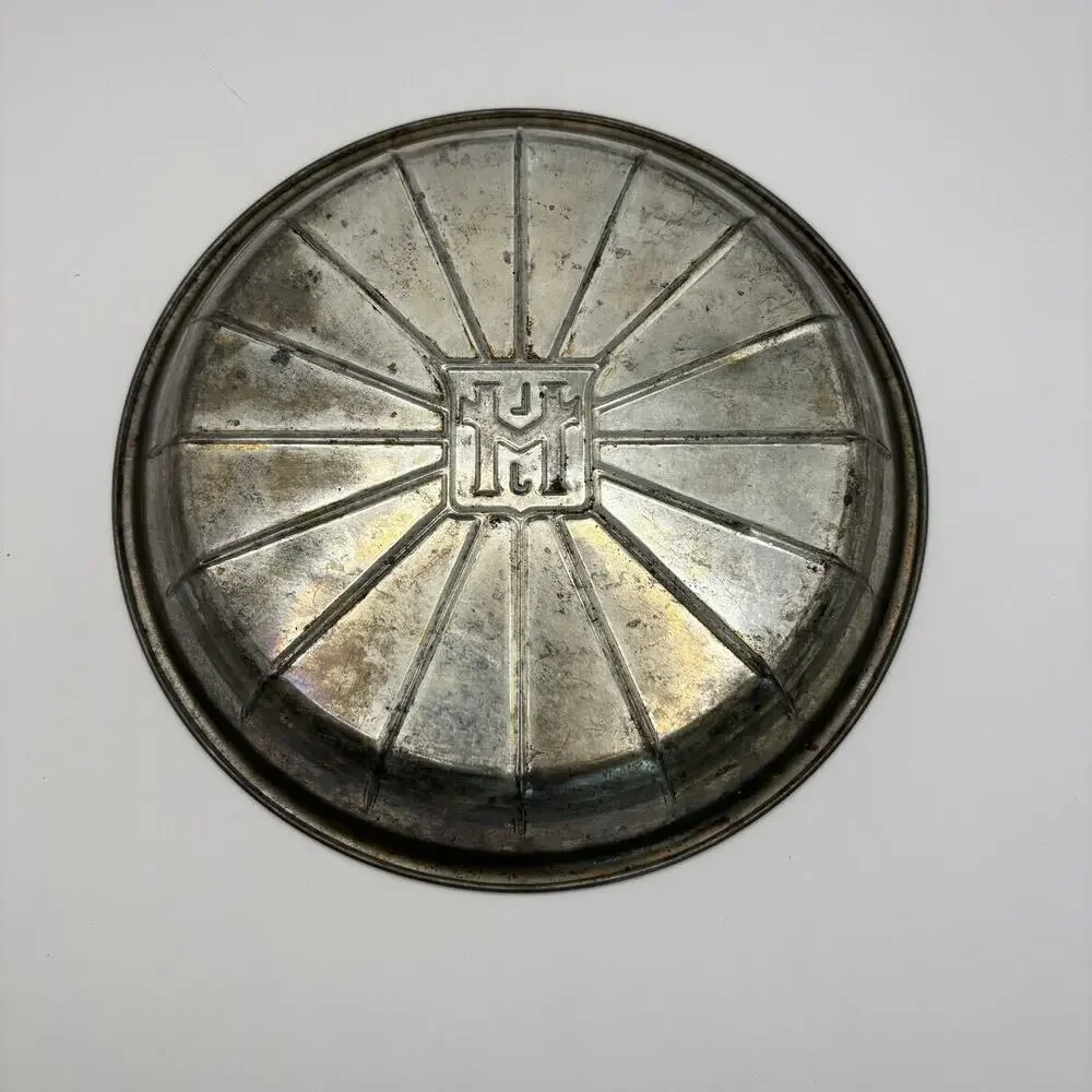 Set of 2 Vintage 9” Metal Pie Tin Pan Lloyd J Harris LJH Slices